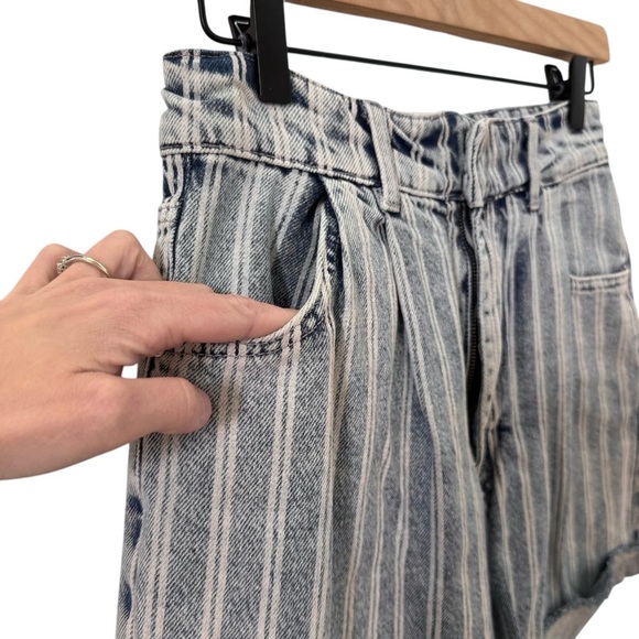 Free People We The Free Downtown High-Rise Striped Denim Cut-Off Shorts Size 27 - Picture 5 of 12